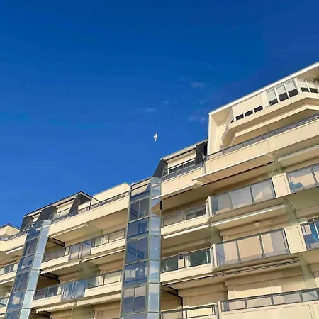 Loua Apartment